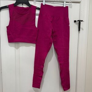Vibrant Pink Activewear Set seamless yoga leggings and sports bra